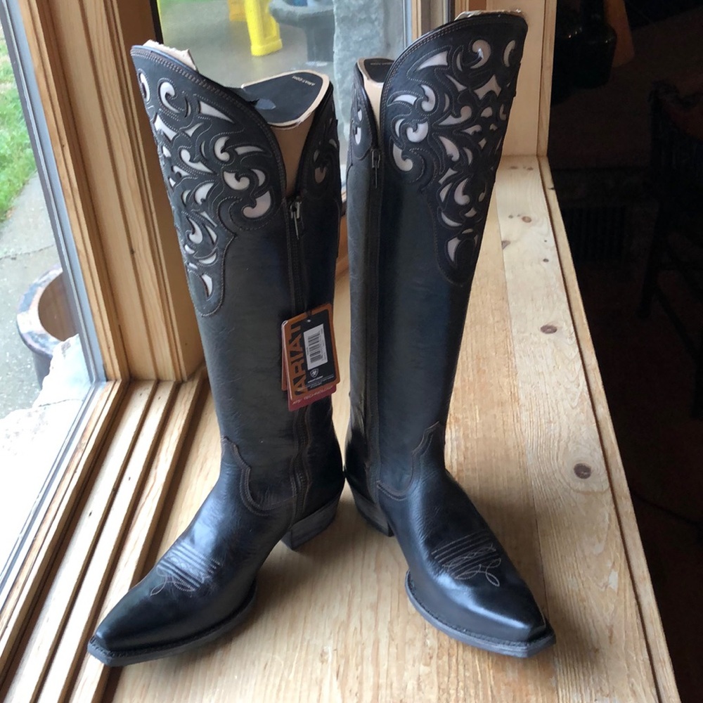Ariat Hacienda cowboy boots